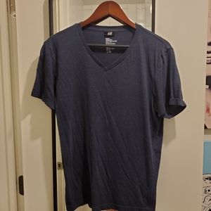 Mens H&M Vneck Tshirt Size Medium